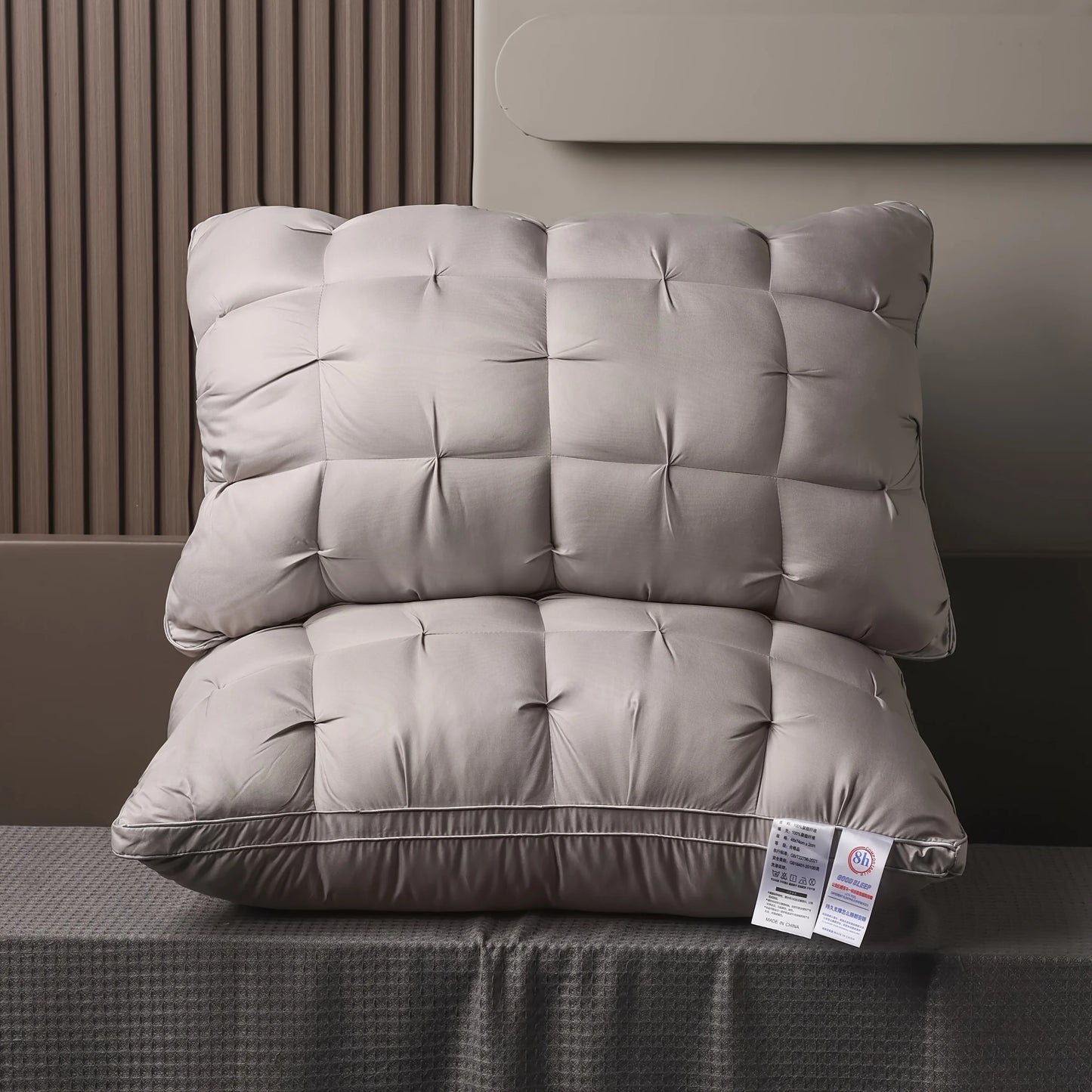 Luxurious 5 Star Hotel Quality Pillow With Non Collapse Core